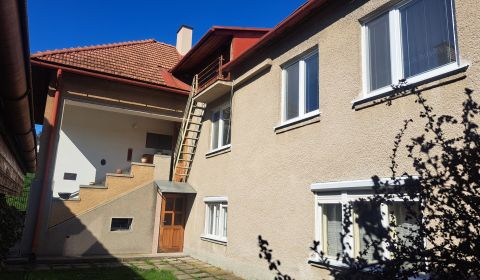 DVOJGENERAČNÝ  DOM, pozemok 290m2, MEDZIBROD okr. Banská Bystrica  
