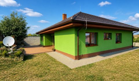 Rodinný dom v Malých Ripňanoch s veľkým pozemkom 