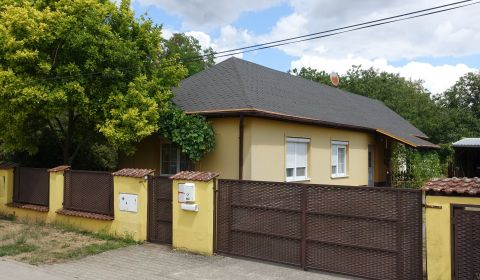 PREDAJ - 3-izb. RD, Mojmírovce pri Nitre, s garážou, pozemok 1.110 m2