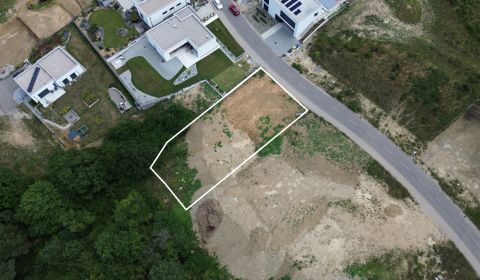 Na predaj stavebný pozemok 972 m² | Medové lúky – Veľký Kolačín 