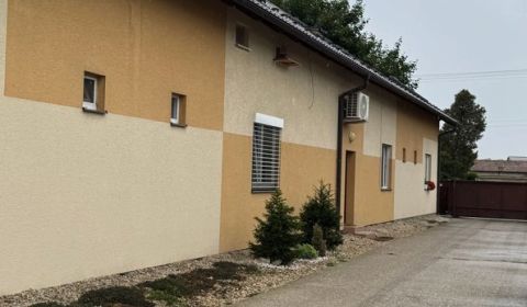 Mezonet v Moste pri Bratislave na  ulici Bratislavská 