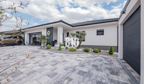 Dokonalý 5 izb. bungalov s bazénom, garážou RED OAK - Nitra, Lužianky