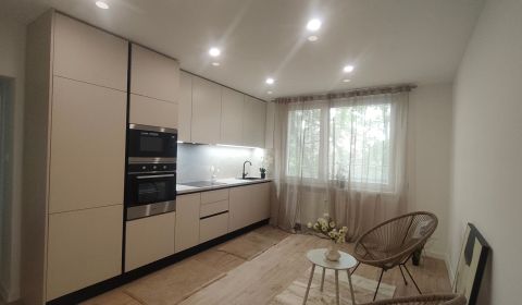 Novozrekonštruovaný 4-izb. byt, Exnárova ul., Ružinov - Pošeň