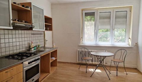 2-izb. byt, Wilsonova ul., Staré Mesto, tehlový dom