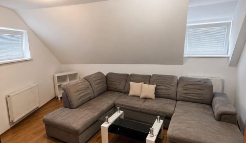 Na prenájom veľkometr. 2-izb. byt s balkónom,Horný Bar