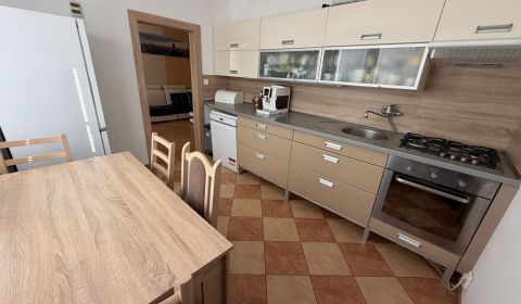 3 izbový byt s balkónom Topoľčany 