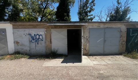 Ponúkame na predaj garáž, Vyhnianska cesta, Bratislava - Nové Mesto.