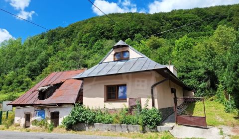 Chalupa k okamžitému užívaniu v centre Mýta pod Ďumbierom