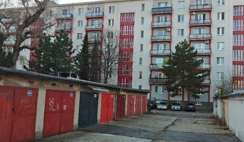 Garáž, Haburská ul., Ružinov pri Štrkovci