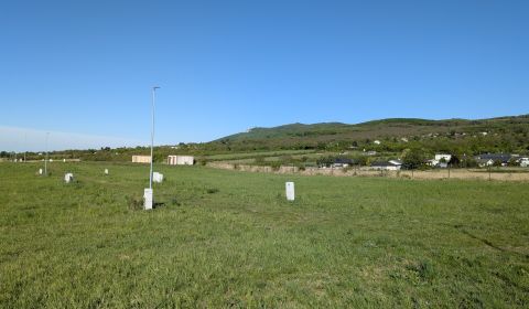 Stavebný pozemok 720 m2 v Štitároch