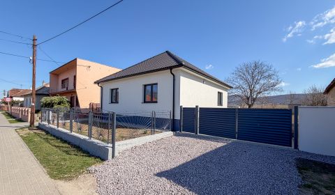 Rodinný dom po kompletnej rekonštrukcii - 10 á-  Oponice 