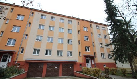 3 izbový byt v dostupnej vzdialenosti od stanice, Trnava!