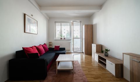REZERVOVANÝ: 2 izbový byt s balkónom, 70 m2, Brezno - Mazorníkovo