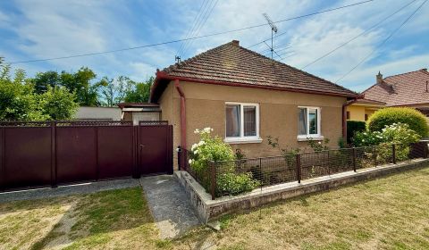 NA PREDAJ -  4 izbový rodinný dom URMINCE, okr. Topoľčany