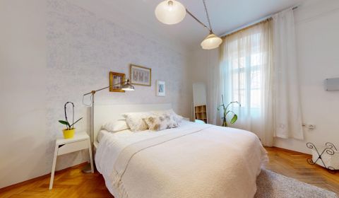 Staromestský 3-izbový byt s atmosférou a dvorom | Mariánska I 