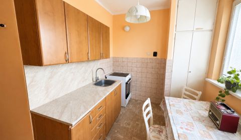 Na predaj 3-izb byt (64m2) s lodžiou, Senica, Kalinčiakova ul.