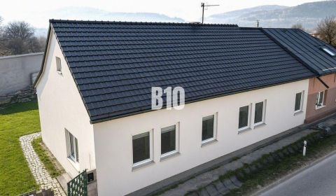 Rodinný dom na veľkú rekonštrukciu, 660m2 pozemku.
