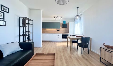 OVOCNÉ SADY - 3i byt s parkovaním, klímou a krásnym výhľadom 
