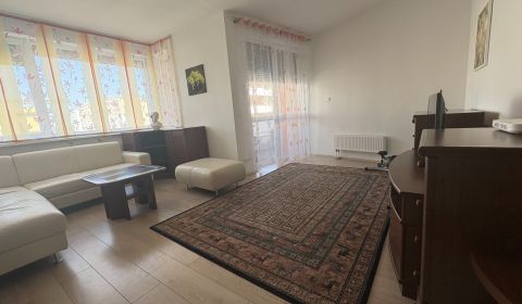 Predaj: Priestranný (66,52m2) 2i-byt s lodžiou, pivnicou s výhľadom