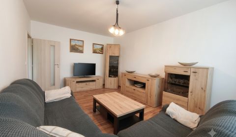 PRÍJEMNÝ 3-IZBOVÝ BYT S BALKÓNOM | 71 m² | LUČENEC –  A.G.L. SVOBODU