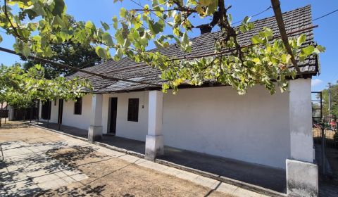 Predaj, chalupa v srdci prírody, Tomky, pozemok 1194 m2, okres Senica