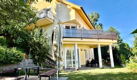 Na predaj rodinný dom Bratislava, Rača, Potočná ul. skvelá lokalita