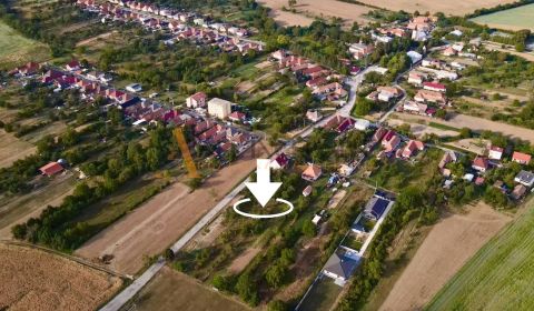 VEĽKÝ ROVINATÝ POZEMOK | BLESOVCE
