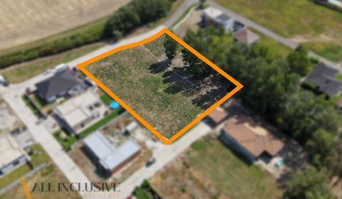 Na predaj staveb.pozemok (779,537 m²), Dunajský Klátov