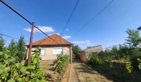 Nová cena:4-izbový rodinný dom pod Žibricou -Štitáre 