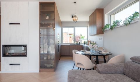 IHNEĎ DOSTUPNÝ | SKOLAUDOVANÝ | Zariadený | 857 m² pozemok