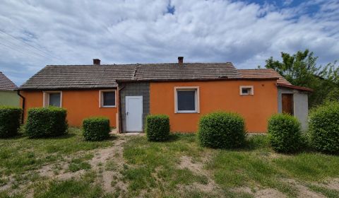 3 – IZB. RD S POTENCIÁLOM ROZŠÍRENIA, POZEMOK 594 m², HURBANOVA, KÚTY