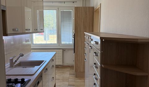 PREDAJ: rekonštruovaný 3 izb.byt s lodžiou na ul. Tulská - B. Bystrica