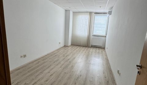 Klimatizovaná 2 - kancelária 44,8 m2 na Tomášikovej ul. v Ružinove