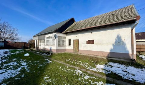 REZERVOVANÝ-VRAKÚŇ –VEĽKÝ STAVEBNÝ POZEMOK (24 ÁROV) SO STARÝM RODINNÝ