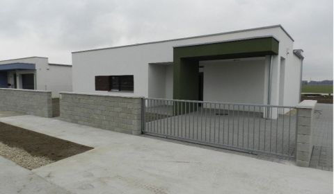 NOVOSTAVBA!!! Moderný nízkoenergetický 4 izbový rodinný dom vysokej kv