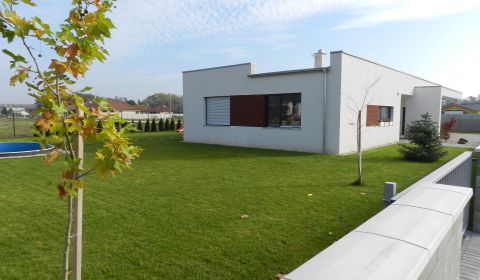 4. ETAPA!!! MODERNÁ NOVOSTAVBA - 3 izbový nízkoenergetický bungalov vy