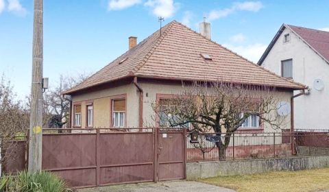 EXKLUZÍVNE LEN U NÁS - 4-izbový rodinný dom - Orechová Potôň