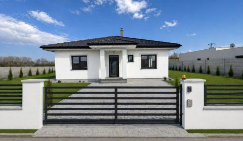 ‼️‼️znížená cena‼️‼️Awreal ponúka na predaj 4izbový bungalov v Hornom 