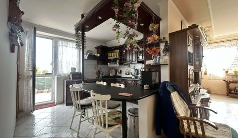 ☎️0918197701   Na predaj 2 generačný,  8 izbový poschodový dom s dvoma