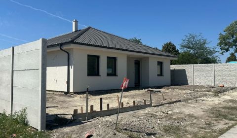 ☎️0918197701 Na predaj novostavba 4-izbového rodinného domu v obci Pov