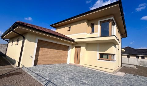 Moderný rodinný dom v GardenTown – skolaudovaný, nadštandardný a pripr