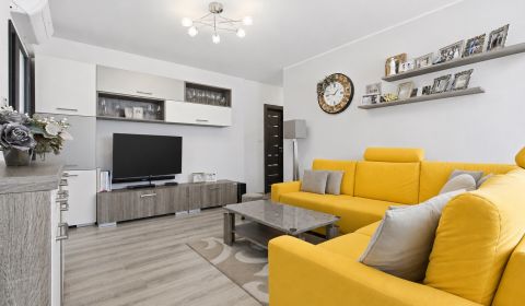 Zariadený 3 izb.byt, 229 m2 záhrada, 2 parkovacie miesta 