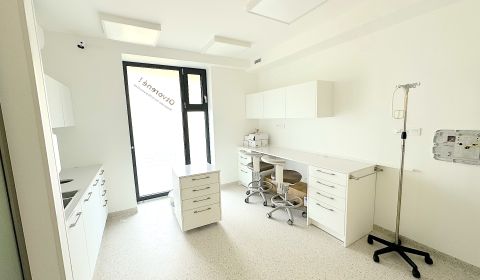 Kompletne zariadená ambulancia -Záhorská Bystrica
