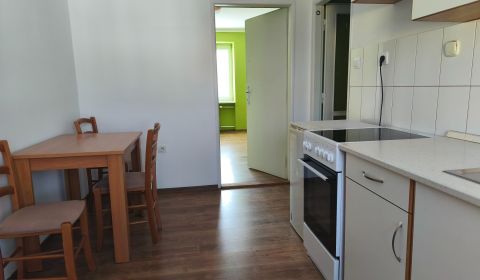 Prenájom 2i bytu v Štúrovej štvrti, centrum