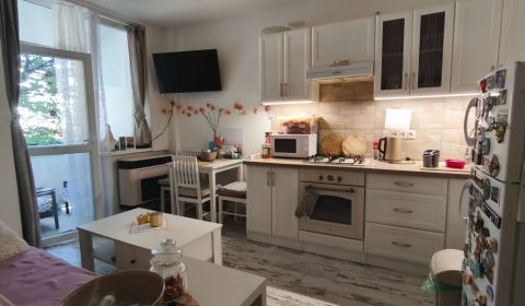 Jedinečná príležitosť: 1i byt s balkónom 47m2 - HRONSKÉ PREDMESTIE