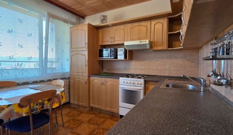 Na predaj 3 izbový byt Žiar nad Hronom, 75 m2