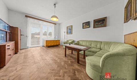 Na predaj priestranný 3 izbový byt  - Záhradnícka ulica Bratislava