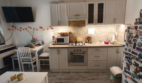 Jedinečná príležitosť: 2+kk byt s balkónom 47m2 - HRONSKÉ PREDMESTIE