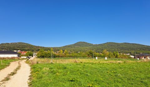 14 stavebných pozemkov v Štitároch s výhľadom na Žibricu