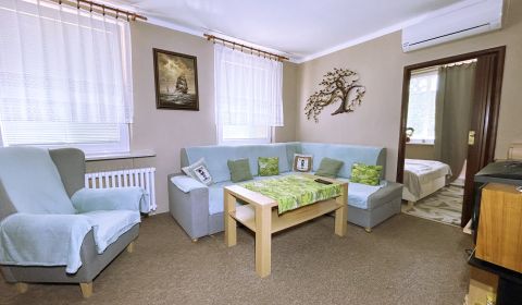 Na predaj 4 izbový prerobený byt v meste Piešťany, ulica A. Hlinku